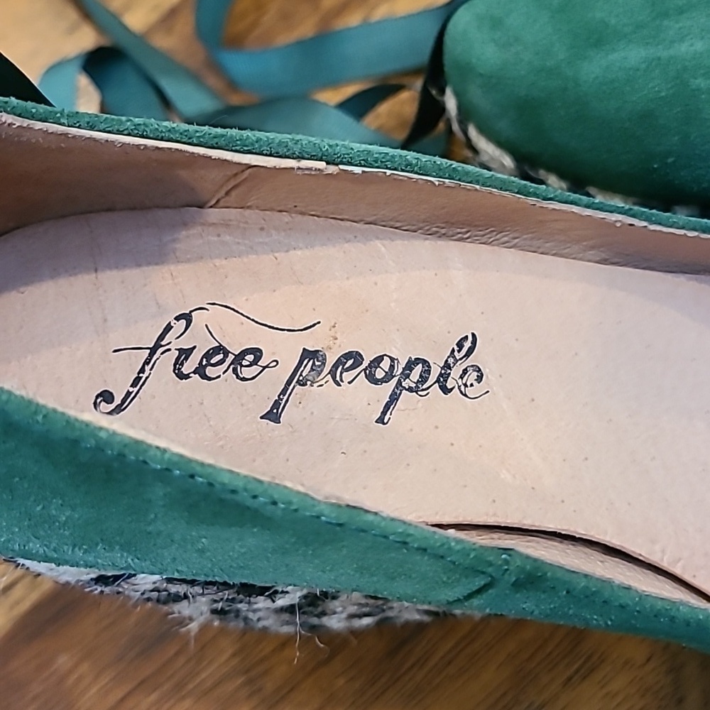 Free people Charade espadrille wedges. Size 6 - Picture 2 of 5